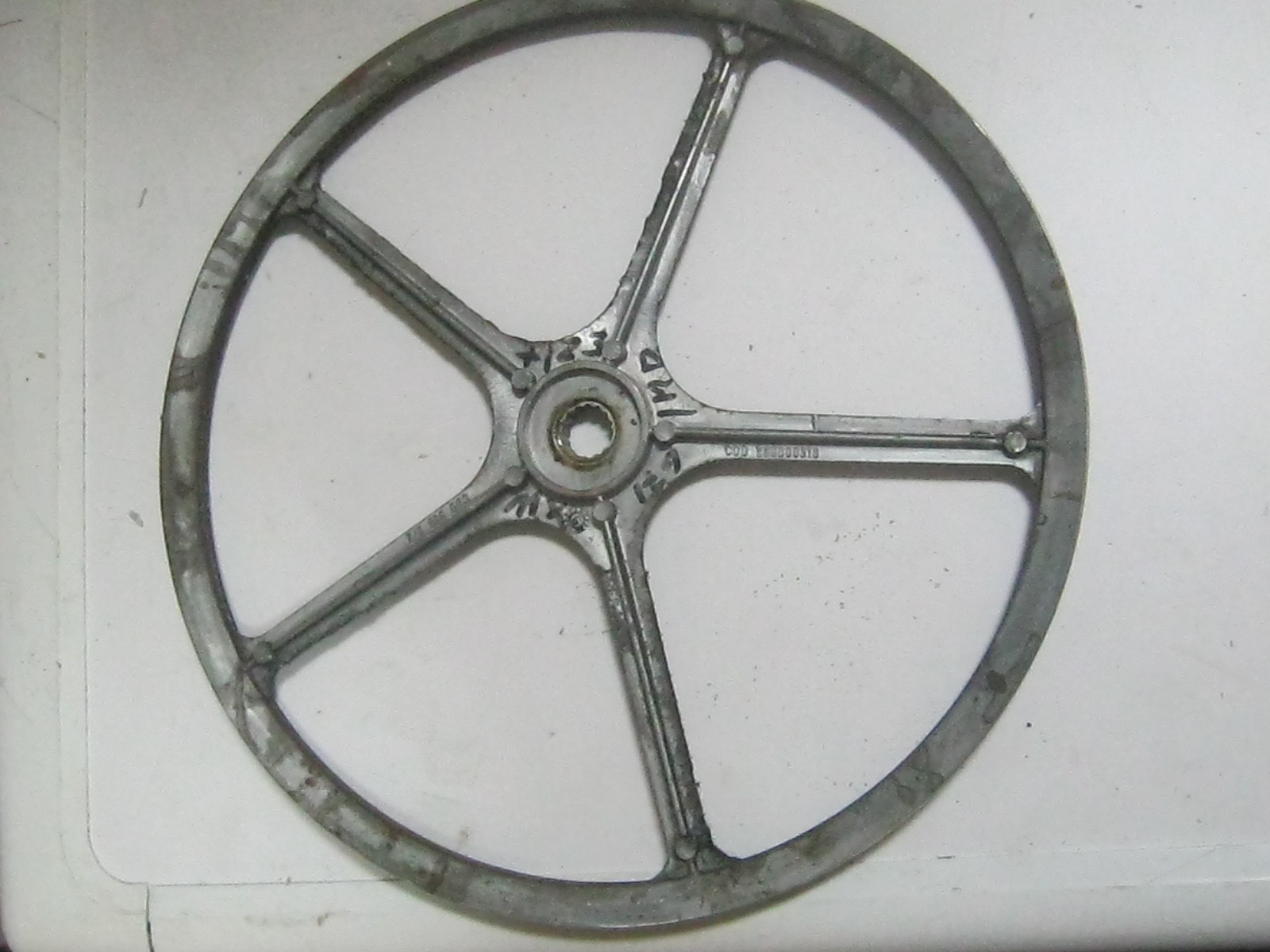 шкив  Indesit 671 xw
