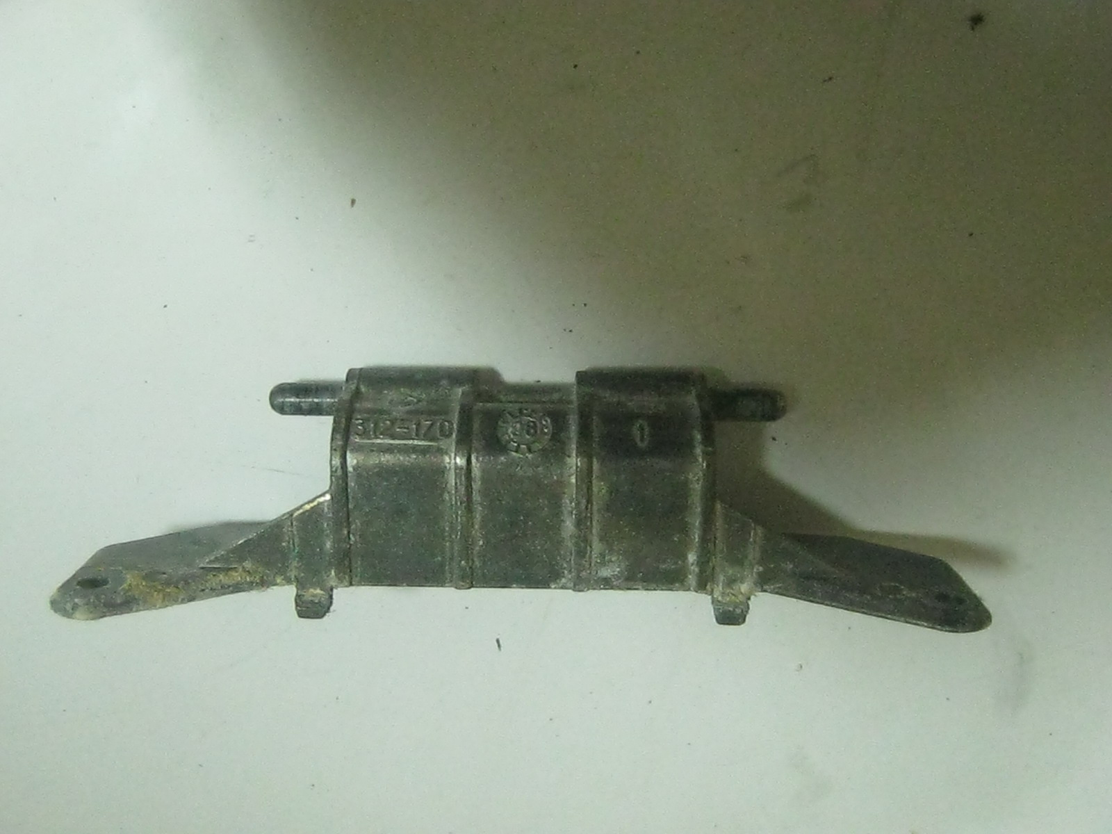 петля Bosch WVF  2000 BY/30