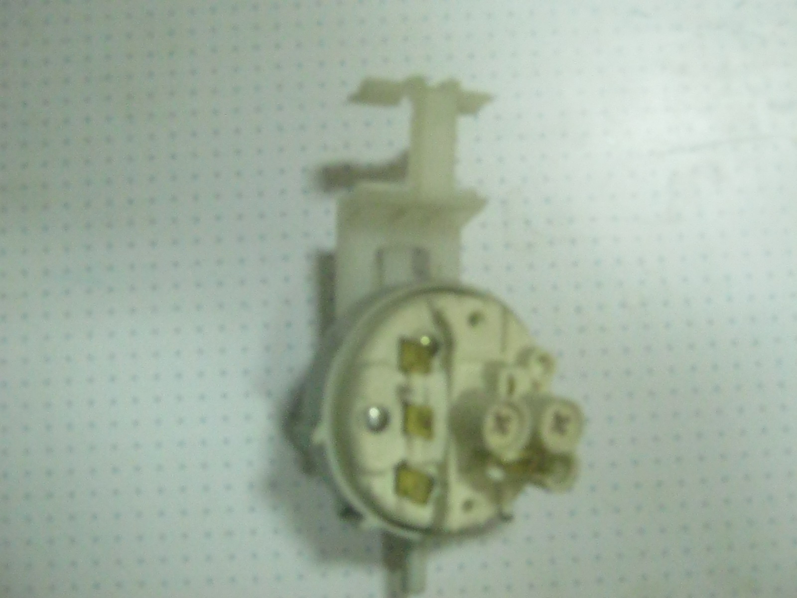 пресостат Indesit W 84 TX