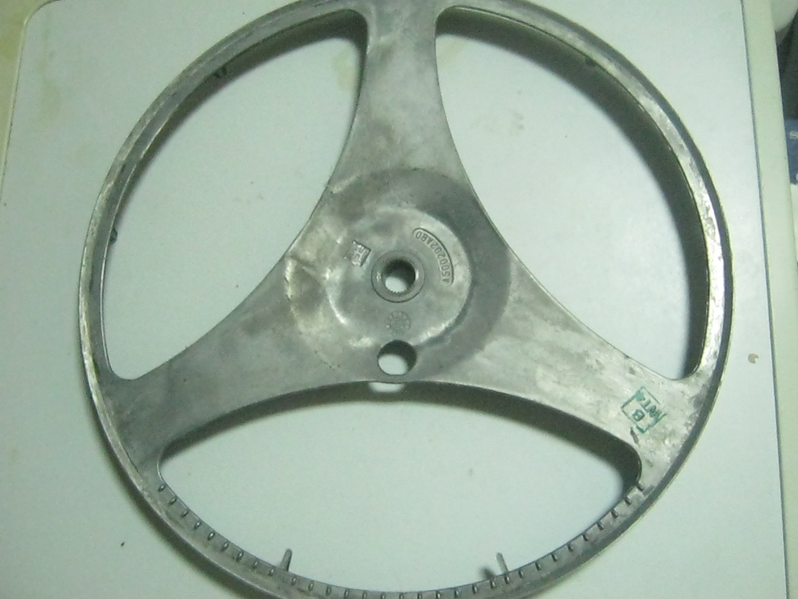 шкив Bosch WOF 1600