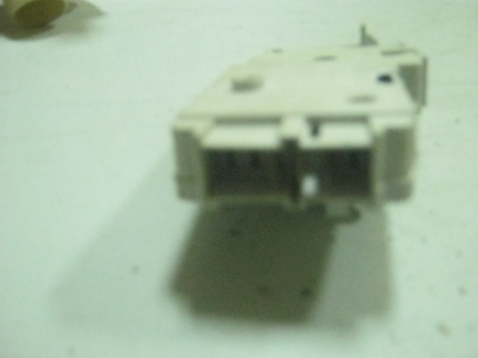 замок Whirlpool 2290-900